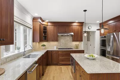 27 Maxwell Rd, Bedford, MA 01730 - Photo 4