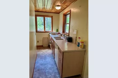 12 Pomeroy St, Easthampton, MA 01027 - Photo 12