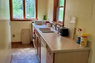 12 Pomeroy St, Easthampton, MA 01027 - Photo 12