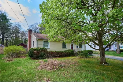 12 Pomeroy St, Easthampton, MA 01027 - Photo 2