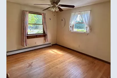 12 Pomeroy St, Easthampton, MA 01027 - Photo 18