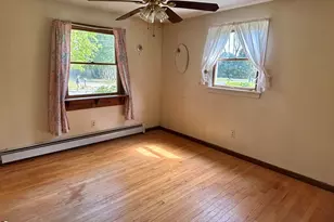 12 Pomeroy St, Easthampton, MA 01027 - Photo 18