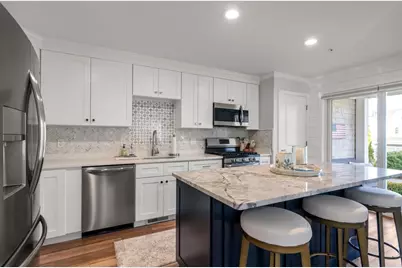 138 Elm St #5, Kingston, MA 02364 - Photo 4