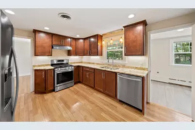 42 Norton Ave, Abington, MA 02351 - Photo 4
