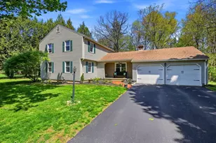 18 Fox Run Ln, Hampden, MA 01036 - Photo 1