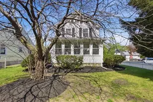 57 Cumberland Cir, Lynn, MA 01904 - Photo 2