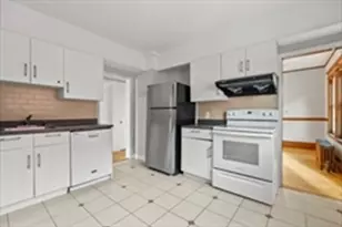 35 Quincy St, Arlington, MA 02476 - Photo 4