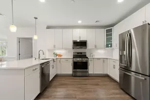 320 Middlesex Ave, Medford, MA 02155 - Photo 8