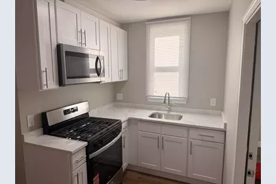 207 Belleville Ave, New Bedford, MA 02746 - Photo 4