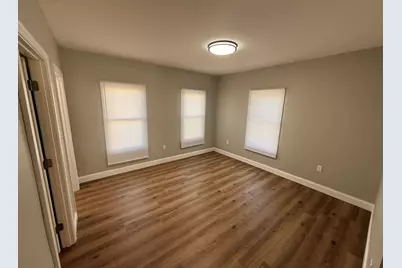 207 Belleville Ave, New Bedford, MA 02746 - Photo 8