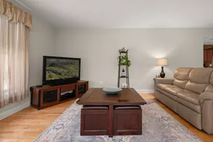 248 Albion St, Wakefield, MA 01880 - Photo 8