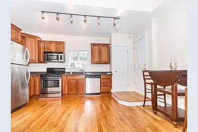 272 E Street #1, Boston, MA 02127 - Photo 2