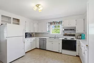 3 Linden St, Chelmsford, MA 01824 - Photo 10