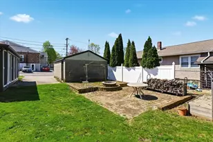 4263 Acushnet Ave, New Bedford, MA 02745 - Photo 30