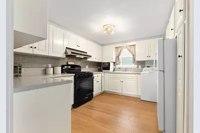 107 Bay View Ave, Salem, MA 01970 - Photo 16