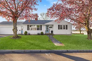 26 Mt Vernon Cir, Lawrence, MA 01843 - Photo 1