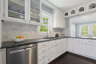 24 Maskwonicut St, Sharon, MA 02067 - Photo 4