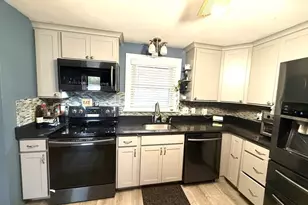 26 McDevitt Rd, Randolph, MA 02368 - Photo 6
