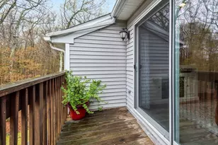 330 Sunderland Rd, Worcester, MA 01118 - Photo 10