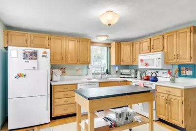 17 John St, Reading, MA 01867 - Photo 4