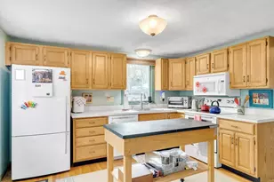 17 John St, Reading, MA 01867 - Photo 4