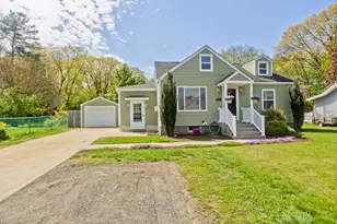 40 Susan Ave, South Hadley, MA 01075 - Photo 2