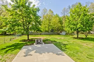 40 Susan Ave, South Hadley, MA 01075 - Photo 8