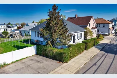 627 King St, Fall River, MA 02724 - Photo 2