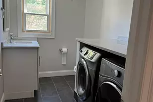 711 E 7th St, Boston, MA 02127 - Photo 8