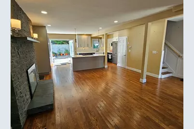 711 E 7th St, Boston, MA 02127 - Photo 6