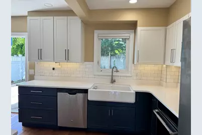 711 E 7th St, Boston, MA 02127 - Photo 4