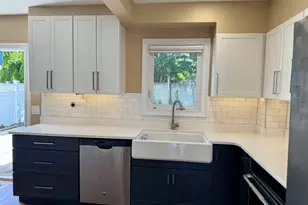 711 E 7th St, Boston, MA 02127 - Photo 4