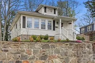 9 Crown St, Milton, MA 02186 - Photo 2