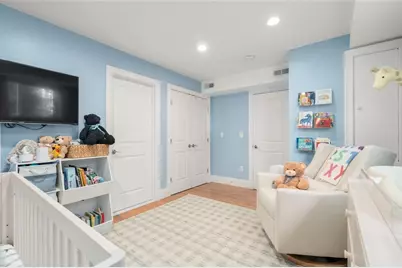 413 E 7th St #1, Boston, MA 02127 - Photo 22