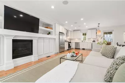 413 E 7th St #1, Boston, MA 02127 - Photo 4