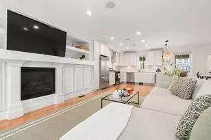 413 E 7th St, Boston, MA 02127 - Photo 4
