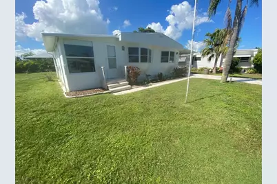 9 SE Valencia Lane, Port St. Lucie, FL 34952 - Photo 2