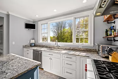57 Garden Rd, Lowell, MA 01852 - Photo 10
