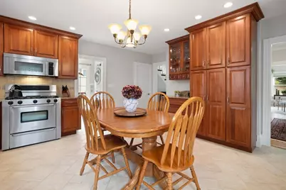 349 Washington St, Melrose, MA 02176 - Photo 8