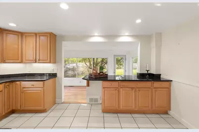 4 Strout Ave, Lynnfield, MA 01940 - Photo 16