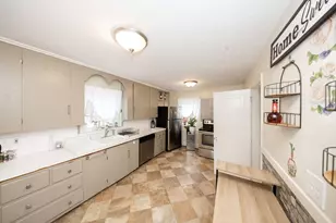 217 W Main St, Dudley, MA 01571 - Photo 16
