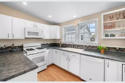 63 Ellerton St, Revere, MA 02151 - Photo 16