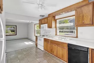16 Indian Rock Dr, Saugus, MA 01906 - Photo 12