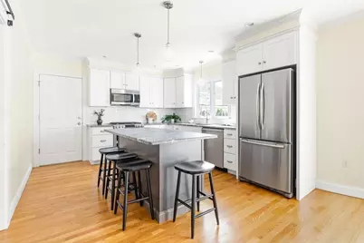 60-62 Maynard St #1, Arlington, MA 02474 - Photo 6