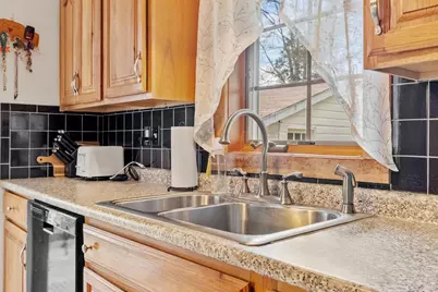 464 Pinedale Ave, Athol, MA 01331 - Photo 10