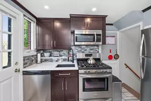 23 Pierce Rd, Watertown, MA 02472 - Photo 6