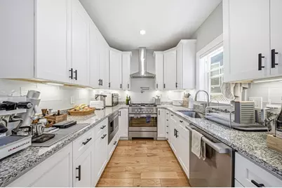 51 Oliver St #2, Somerville, MA 02145 - Photo 6