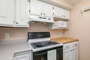 90 Plantation Dr, Agawam, MA 01001 - Photo 8