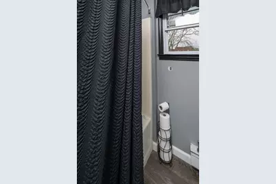60 N East St, Holyoke, MA 01040 - Photo 12