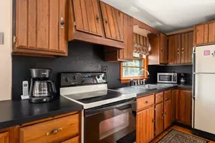 6 Ivy Ln, Reading, MA 01867 - Photo 6